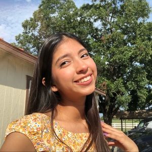 Meet your Posher, Alessandra